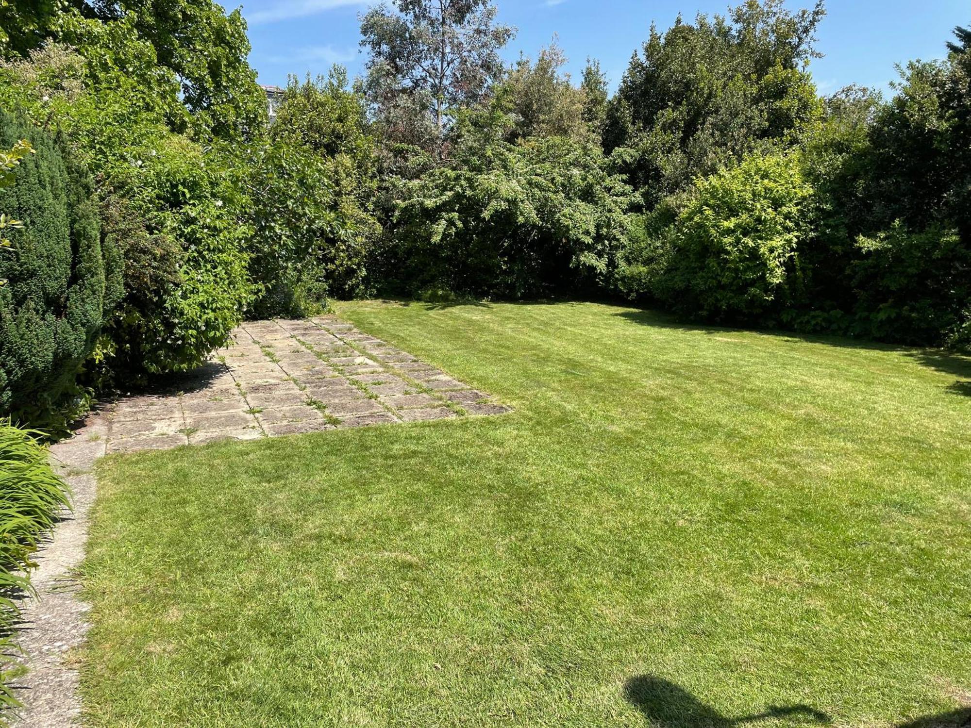 Сasa de vacaciones Lovely With Beautiful Large Garden, 5 Min To The By Car Bournemouth