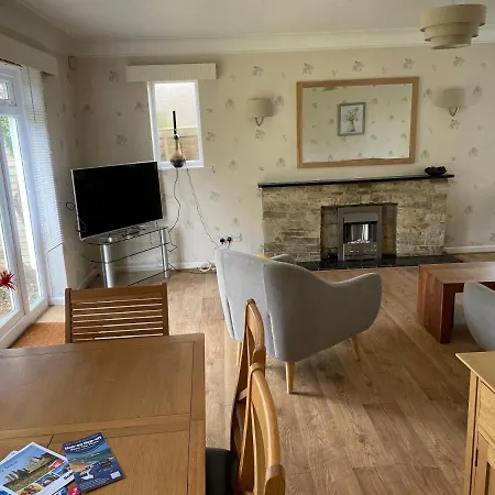 Lovely Bournemouth Cottage With Beautiful Large Garden, 5 Min To The Beach By Car Exterior photo