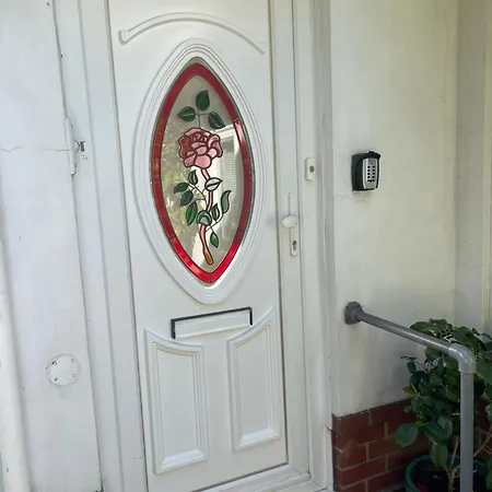 Lovely Bournemouth Cottage With Beautiful Large Garden, 5 Min To The Beach By Car Exterior photo